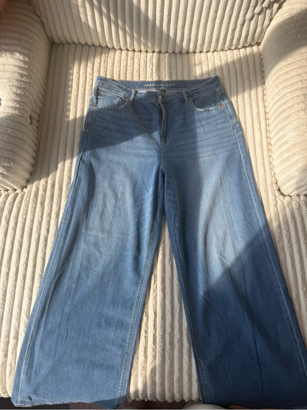 American Eagle Super High Rise Baggy Wide Leg Jeans Size 16 Long